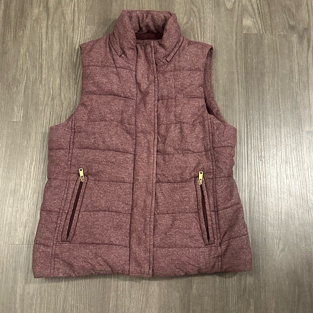 Banana Republic Women’s Maroon Full Zip Veat Size M